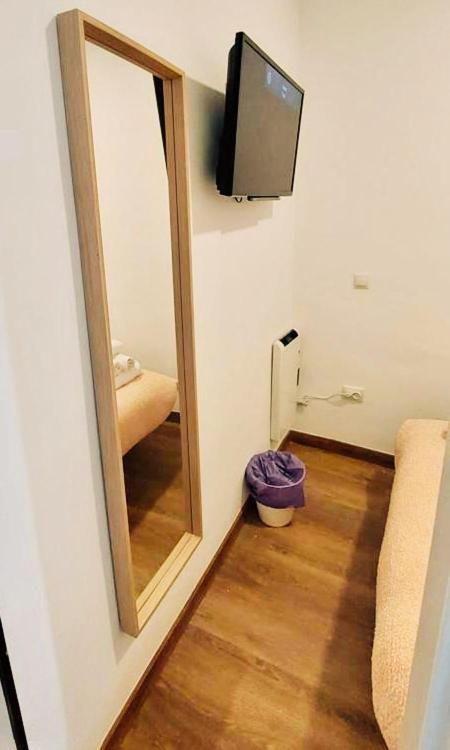 Gran Via Sol Rooms Madrid Exterior foto